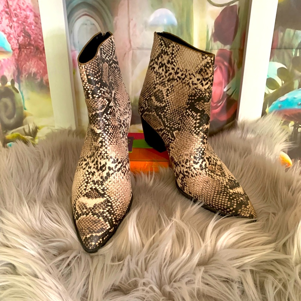 Quips Abstract Snake Print Booties